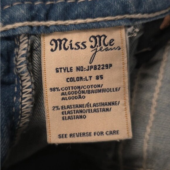 Miss Me Jeans SIGNATURE CUFFED CAPRI Crop Distressed Embroidered JP8229P Size 26 - Picture 7 of 16